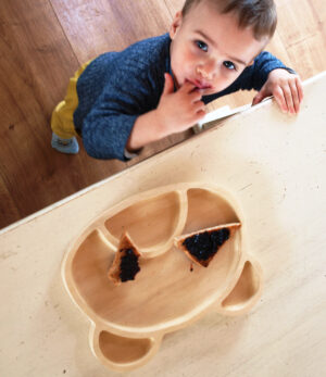 Medvídek dřevěný talíř pro děti