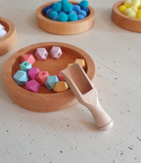 Montessori Pomůcka dřevěná lopatka malá